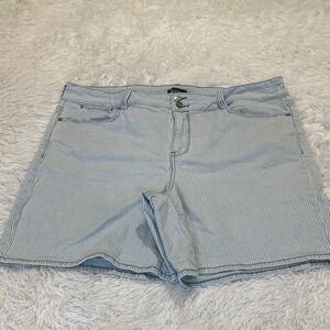 NYDJ Light Blue Striped Jean Shorts WOMENS SIZE 16 DOUBLE BUTTON